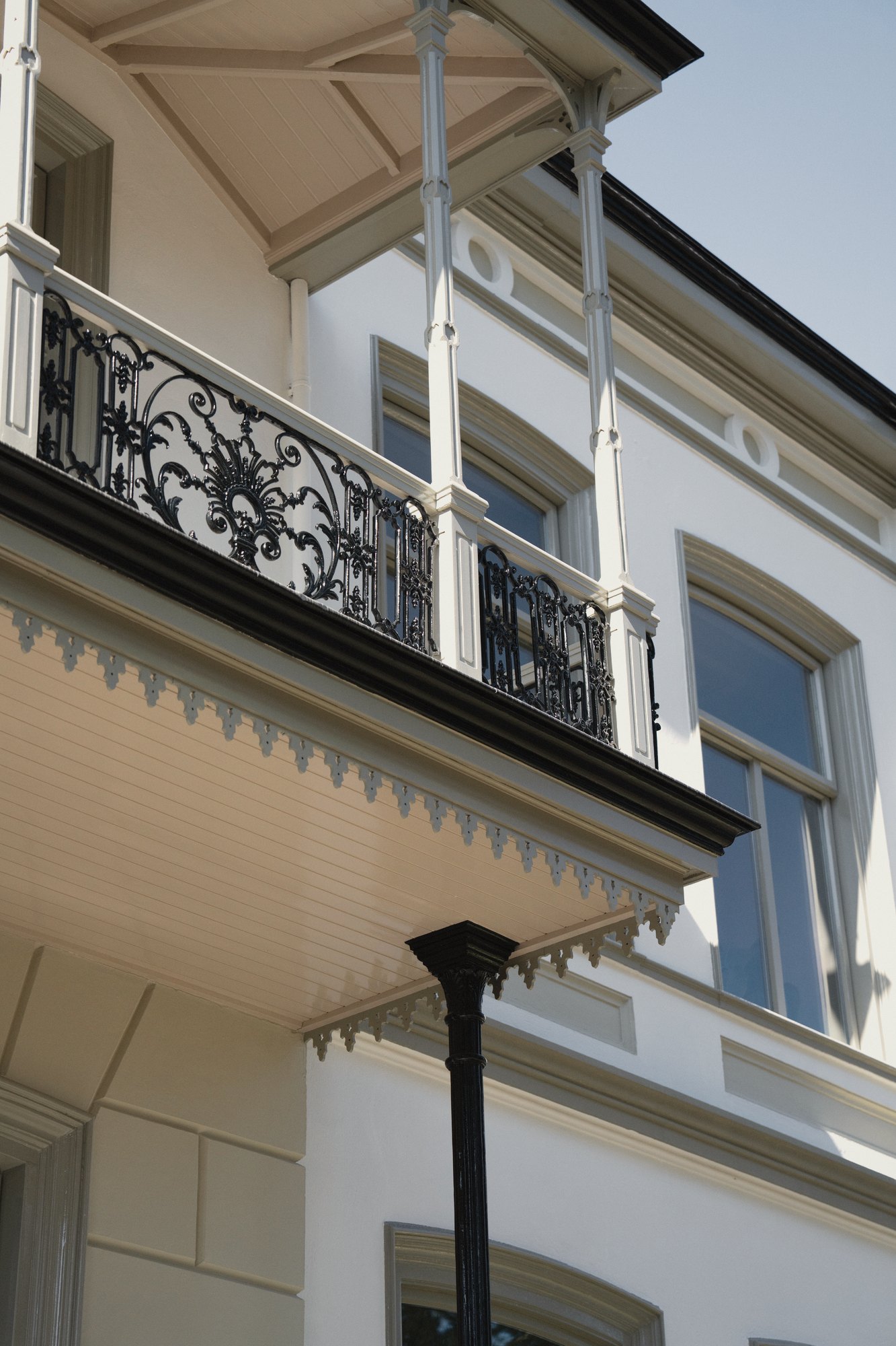 Het balkon van het herenhuis